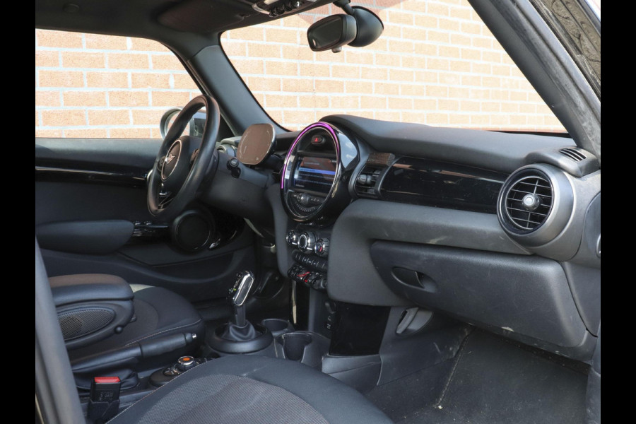 MINI One 1.5 5-DRS Automaat Business Edition Navigatie PDC Cruise Control Airco 17" Lichtmetalen velgen 5-Deurs