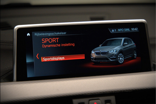 BMW X1 xDrive25e High Executive Edition M Sport | Stoelverwarming | Trekhaak | Parkeersensoren | Navigatie | Ambiance Verlichting | Keyless | Cruise Control | LED | Climate Control | DAB | BTW | SOH 92%