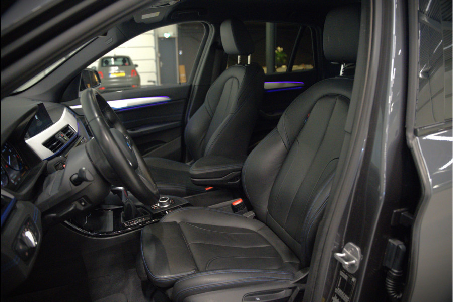 BMW X1 xDrive25e High Executive Edition M Sport | Stoelverwarming | Trekhaak | Parkeersensoren | Navigatie | Ambiance Verlichting | Keyless | Cruise Control | LED | Climate Control | DAB | BTW | SOH 92%
