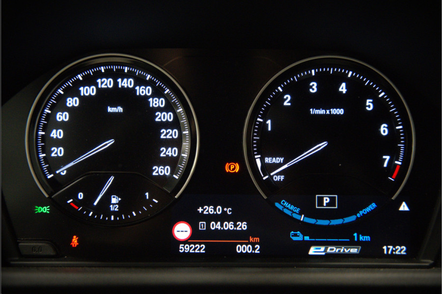 BMW X1 xDrive25e High Executive Edition M Sport | Stoelverwarming | Trekhaak | Parkeersensoren | Navigatie | Ambiance Verlichting | Keyless | Cruise Control | LED | Climate Control | DAB | BTW | SOH 92%