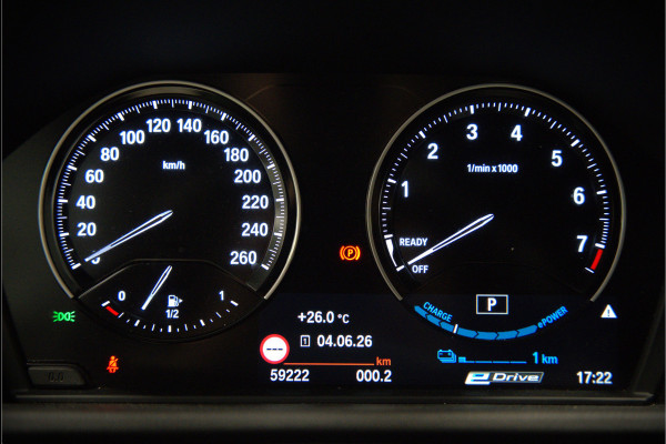 BMW X1 xDrive25e High Executive Edition M Sport | Stoelverwarming | Trekhaak | Parkeersensoren | Navigatie | Ambiance Verlichting | Keyless | Cruise Control | LED | Climate Control | DAB | BTW | SOH 92%