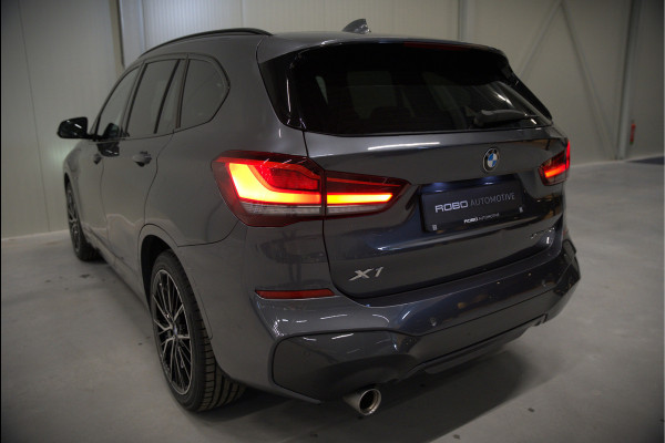 BMW X1 xDrive25e High Executive Edition M Sport | Stoelverwarming | Trekhaak | Parkeersensoren | Navigatie | Ambiance Verlichting | Keyless | Cruise Control | LED | Climate Control | DAB | BTW | SOH 92%