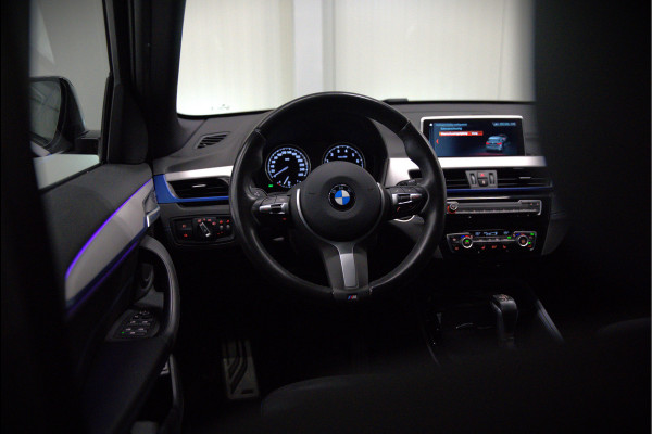 BMW X1 xDrive25e High Executive Edition M Sport | Stoelverwarming | Trekhaak | Parkeersensoren | Navigatie | Ambiance Verlichting | Keyless | Cruise Control | LED | Climate Control | DAB | BTW | SOH 92%