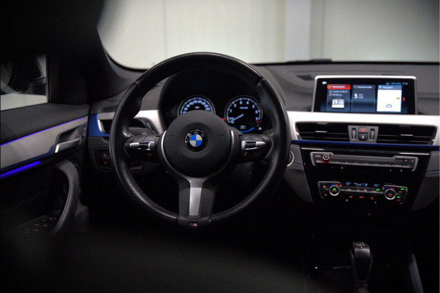 BMW X1 xDrive25e High Executive Edition M Sport | Stoelverwarming | Trekhaak | Parkeersensoren | Navigatie | Ambiance Verlichting | Keyless | Cruise Control | LED | Climate Control | DAB | BTW | SOH 92%