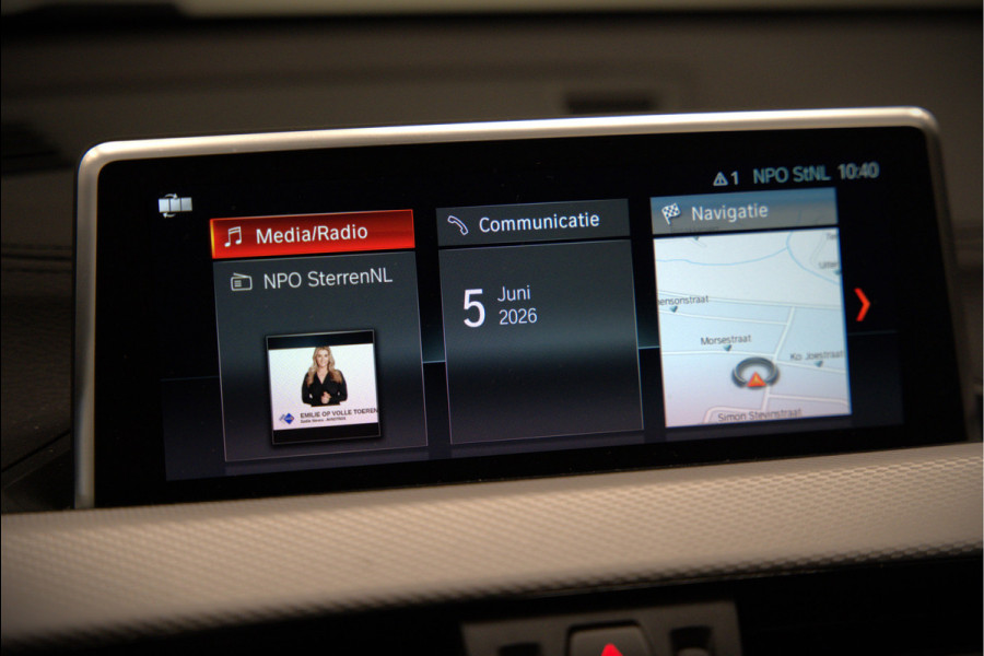 BMW X1 xDrive25e High Executive Edition M Sport | Stoelverwarming | Trekhaak | Parkeersensoren | Navigatie | Ambiance Verlichting | Keyless | Cruise Control | LED | Climate Control | DAB | BTW | SOH 92%