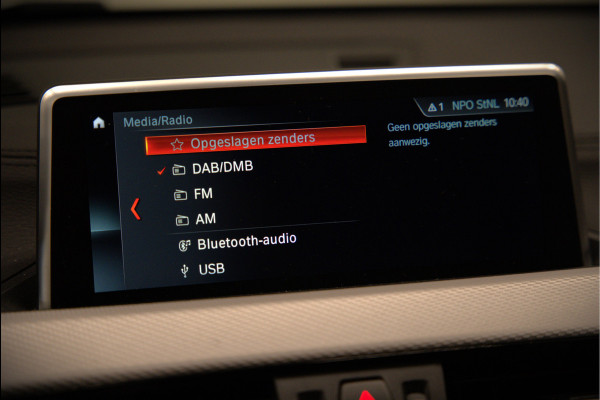 BMW X1 xDrive25e High Executive Edition M Sport | Stoelverwarming | Trekhaak | Parkeersensoren | Navigatie | Ambiance Verlichting | Keyless | Cruise Control | LED | Climate Control | DAB | BTW | SOH 92%