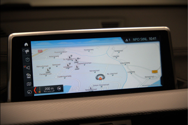 BMW X1 xDrive25e High Executive Edition M Sport | Stoelverwarming | Trekhaak | Parkeersensoren | Navigatie | Ambiance Verlichting | Keyless | Cruise Control | LED | Climate Control | DAB | BTW | SOH 92%