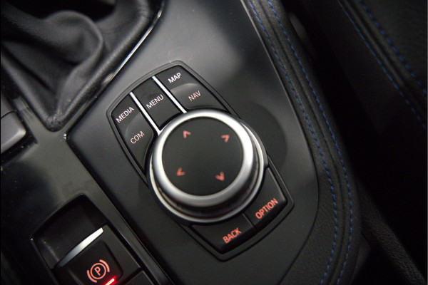 BMW X1 xDrive25e High Executive Edition M Sport | Stoelverwarming | Trekhaak | Parkeersensoren | Navigatie | Ambiance Verlichting | Keyless | Cruise Control | LED | Climate Control | DAB | BTW | SOH 92%
