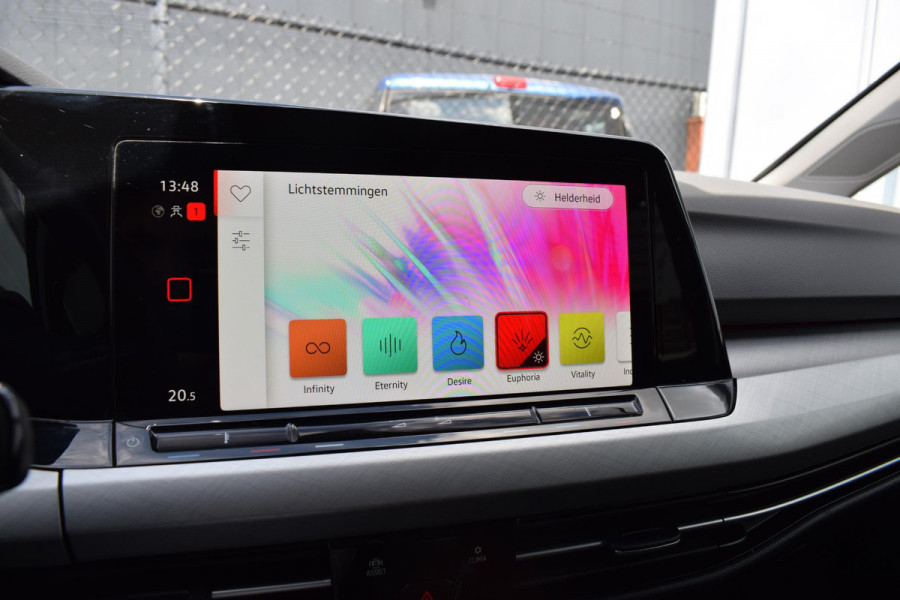 Volkswagen Golf Variant 1.0 TSI Life | Apple CarPlay | LED | Camera | ACC