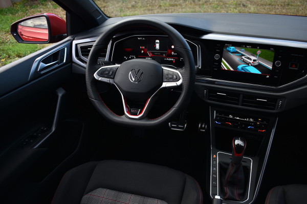 Volkswagen Polo GTI 2.0 TSI 210PK DSG VIRTUAL/LED/CARPLAY