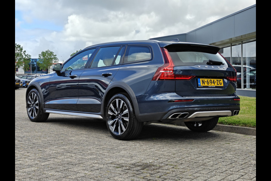 Volvo V60 Cross Country B5 265PK AWD Pro | Trekhaak | Adapt. Cruise | Stoelventilatie | Panodak |