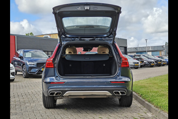 Volvo V60 Cross Country B5 265PK AWD Pro | Trekhaak | Adapt. Cruise | Stoelventilatie | Panodak |