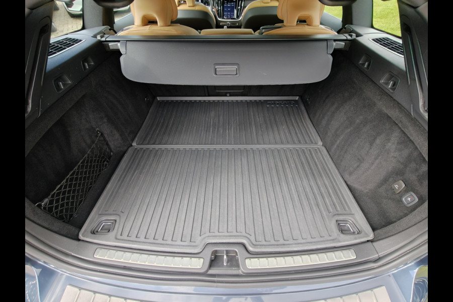 Volvo V60 Cross Country B5 265PK AWD Pro | Trekhaak | Adapt. Cruise | Stoelventilatie | Panodak |