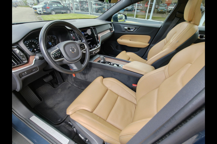 Volvo V60 Cross Country B5 265PK AWD Pro | Trekhaak | Adapt. Cruise | Stoelventilatie | Panodak |