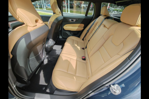 Volvo V60 Cross Country B5 265PK AWD Pro | Trekhaak | Adapt. Cruise | Stoelventilatie | Panodak |