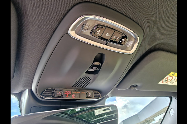 Volvo V60 Cross Country B5 265PK AWD Pro | Trekhaak | Adapt. Cruise | Stoelventilatie | Panodak |