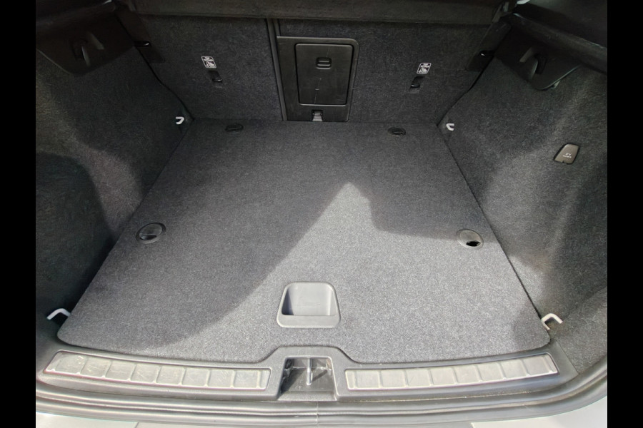 Volvo XC40 T4 213PK Recharge Inscription Expression | BLIS | Trekhaak | Adapt. Cruise | Camera Achter