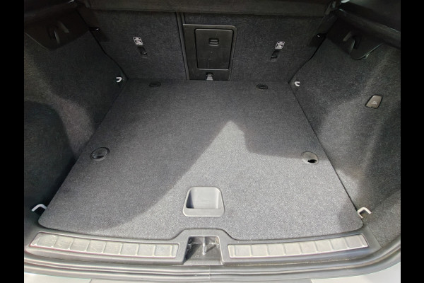 Volvo XC40 T4 213PK Recharge Inscription Expression | BLIS | Trekhaak | Adapt. Cruise | Camera Achter