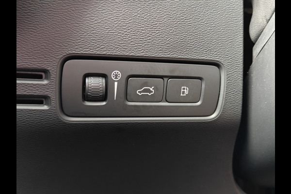 Volvo XC40 T4 213PK Recharge Inscription Expression | BLIS | Trekhaak | Adapt. Cruise | Camera Achter