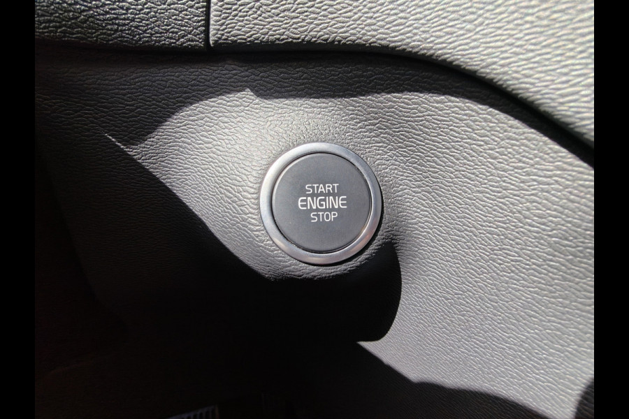Volvo XC40 T4 213PK Recharge Inscription Expression | BLIS | Trekhaak | Adapt. Cruise | Camera Achter