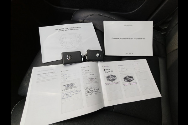 Volvo XC40 T4 213PK Recharge Inscription Expression | BLIS | Trekhaak | Adapt. Cruise | Camera Achter