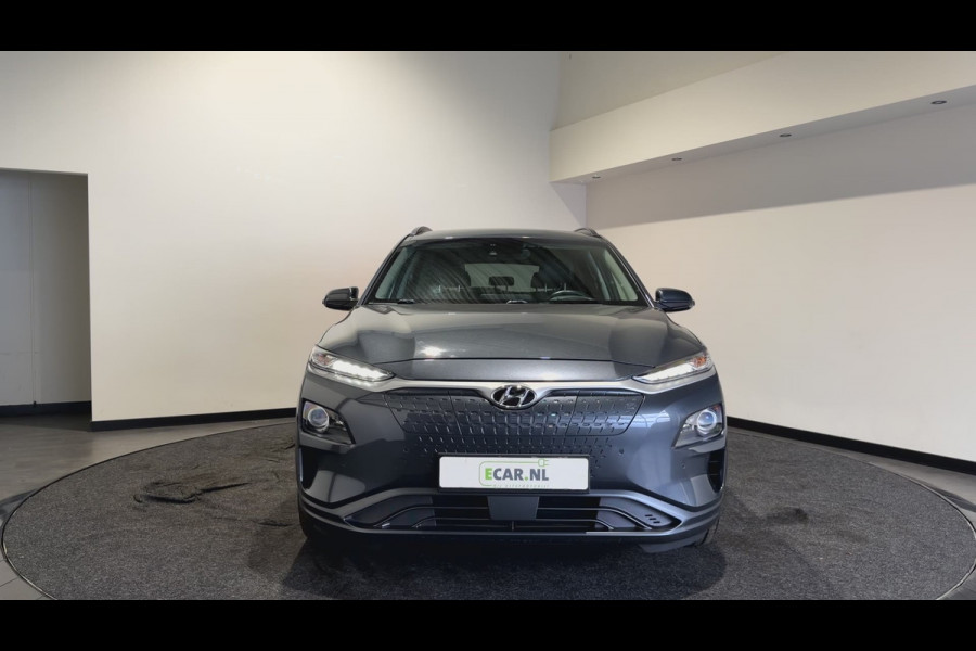 Hyundai Kona EV Premium 64 kWh | Voorstoelen verwarmd & gekoeld | Trekhaak | Warmtepomp | Soh (batterijcheck) Waarde 90,4 %