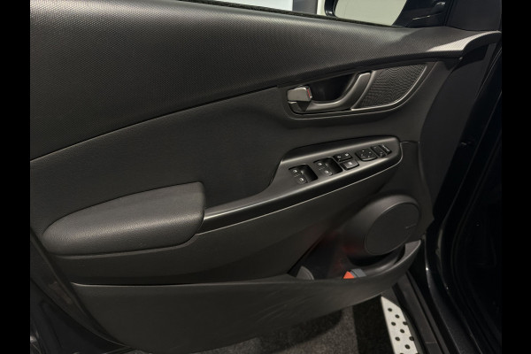 Hyundai Kona EV Premium 64 kWh | Voorstoelen verwarmd & gekoeld | Trekhaak | Warmtepomp | Soh (batterijcheck) Waarde 90,4 %