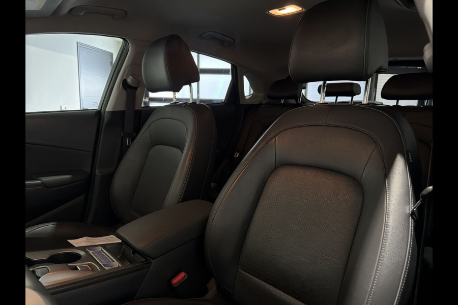 Hyundai Kona EV Premium 64 kWh | Voorstoelen verwarmd & gekoeld | Trekhaak | Warmtepomp | Soh (batterijcheck) Waarde 90,4 %