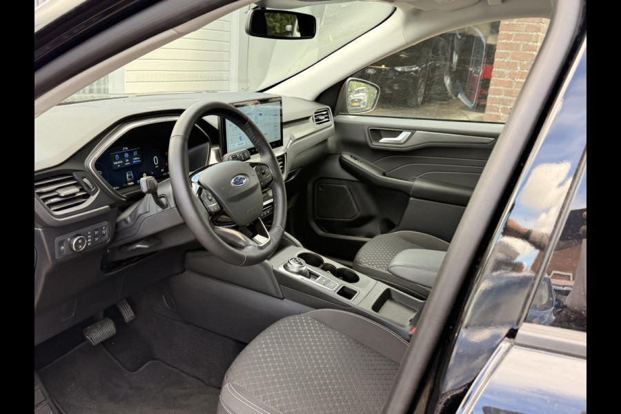 Ford Kuga 2.5 PHEV Titanium | SCI | 243pk | Wegklapbare trekhaak | Winter Pack | Navigatie | Achteruitrijcamera | NLD Auto | 1e Eigenaar | 2.100kg Trekgewicht