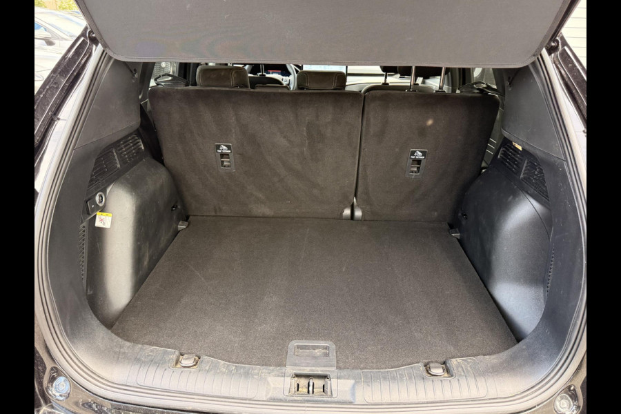 Ford Kuga 2.5 PHEV Titanium | SCI | 243pk | Wegklapbare trekhaak | Winter Pack | Navigatie | Achteruitrijcamera | NLD Auto | 1e Eigenaar | 2.100kg Trekgewicht