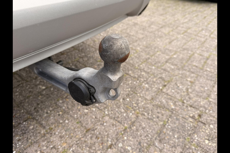 Ford Kuga 2.5 PHEV Titanium | SCI | 243pk | Wegklapbare trekhaak | Winter Pack | Navigatie | Achteruitrijcamera | NLD Auto | 1e Eigenaar | 2.100kg Trekgewicht