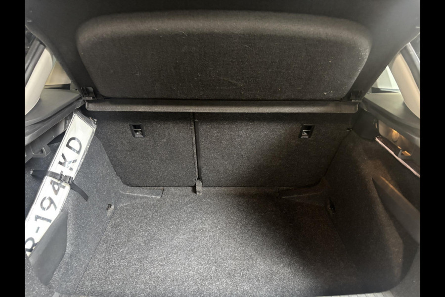 Škoda Kamiq 1.0 TSI Business Edition Navigatie Climate control Lichtmetalen velgen