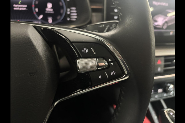 Škoda Kamiq 1.0 TSI Business Edition Navigatie Climate control Lichtmetalen velgen