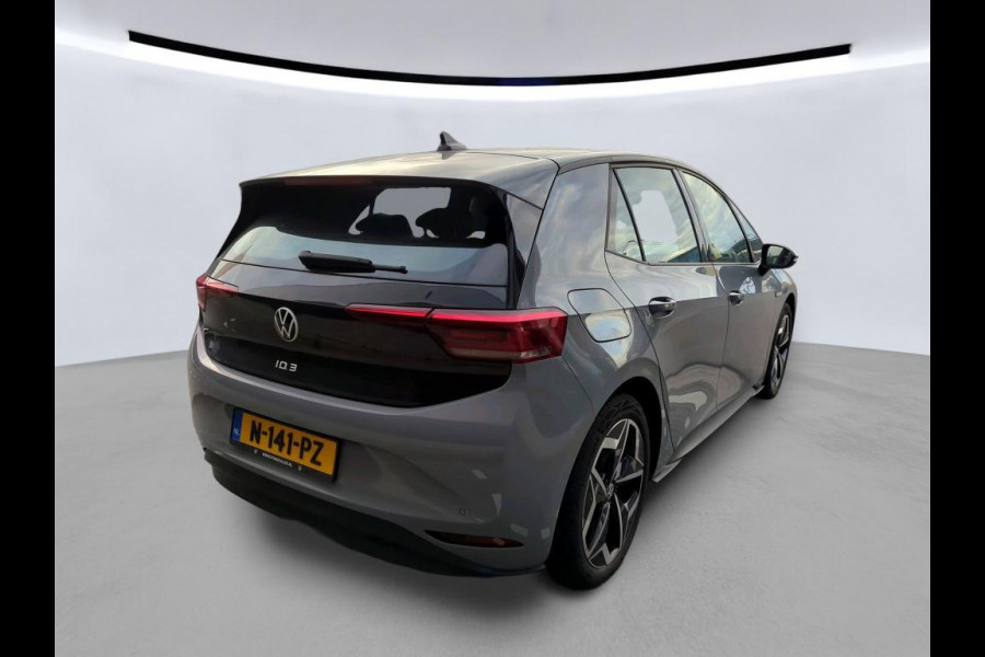 Volkswagen ID.3 Pro S 77 kWh Long Range 204PK | Navigatie | Stoelverwarming | 19" LM velgen |