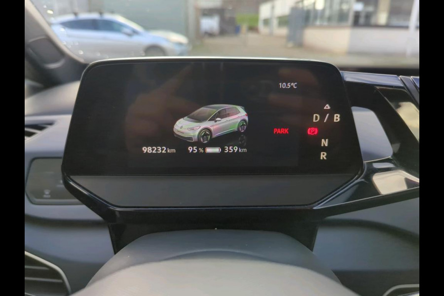 Volkswagen ID.3 First 58 kWh 204 pk | Navigatie | Parkeersensoren | Apple Carplay/Android Auto | Stoel/stuur verwarming | Adaptieve cruise control |