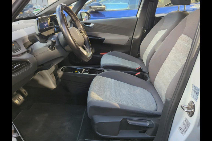 Volkswagen ID.3 First 58 kWh 204 pk | Navigatie | Parkeersensoren | Apple Carplay/Android Auto | Stoel/stuur verwarming | Adaptieve cruise control |