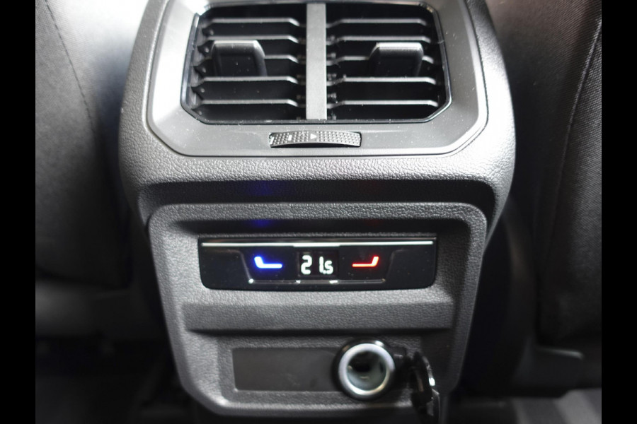Volkswagen Tiguan 1.5 TSI 150pk DSG Elegance Navigatie Apple Carplay / Android Auto Parkeersensoren Camera Adaptieve Cruise Control Stuur-en stoelverwarming Matrix LED-koplampen Virtual Cockpit Getinte ramen Climate Control ErgoActive stoelen