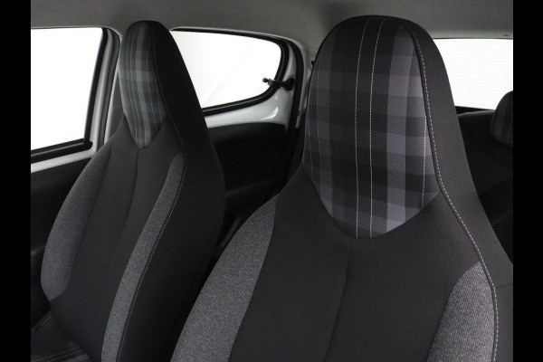 Peugeot 108 1.0 e-VTi Executive | Carplay | Camera | Climate control | Speedlimiter | Bluetooth | Lichtmetalen velgen | Origineel NL
