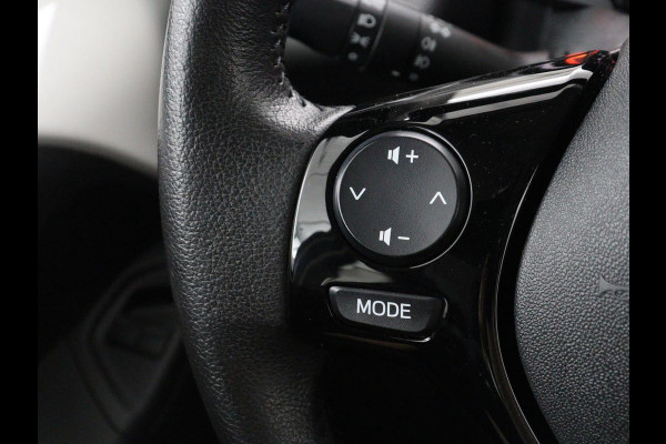 Peugeot 108 1.0 e-VTi Executive | Carplay | Camera | Climate control | Speedlimiter | Bluetooth | Lichtmetalen velgen | Origineel NL