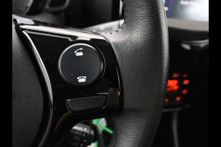 Peugeot 108 1.0 e-VTi Executive | Carplay | Camera | Climate control | Speedlimiter | Bluetooth | Lichtmetalen velgen | Origineel NL