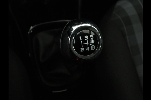 Peugeot 108 1.0 e-VTi Executive | Carplay | Camera | Climate control | Speedlimiter | Bluetooth | Lichtmetalen velgen | Origineel NL