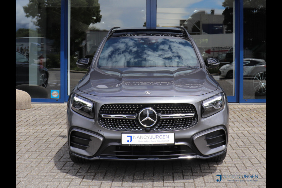 Mercedes-Benz Glb 200 AMG | 7 P. | Adapt. Cruise Control | El. Pano | MBUX | Memory Pakket | Winter Pakket | Ambiente | Elektr. Klep | Spiegel Pakket | Inparkeer Pakket | Fabrieksgarantie tot 24-01-2029!