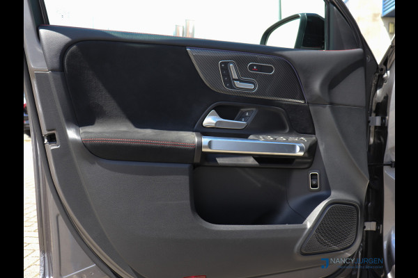 Mercedes-Benz Glb 200 AMG | 7 P. | Adapt. Cruise Control | El. Pano | MBUX | Memory Pakket | Winter Pakket | Ambiente | Elektr. Klep | Spiegel Pakket | Inparkeer Pakket | Fabrieksgarantie tot 24-01-2029!
