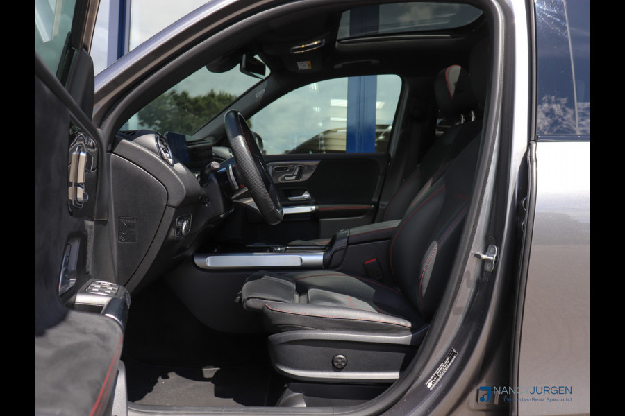 Mercedes-Benz Glb 200 AMG | 7 P. | Adapt. Cruise Control | El. Pano | MBUX | Memory Pakket | Winter Pakket | Ambiente | Elektr. Klep | Spiegel Pakket | Inparkeer Pakket | Fabrieksgarantie tot 24-01-2029!