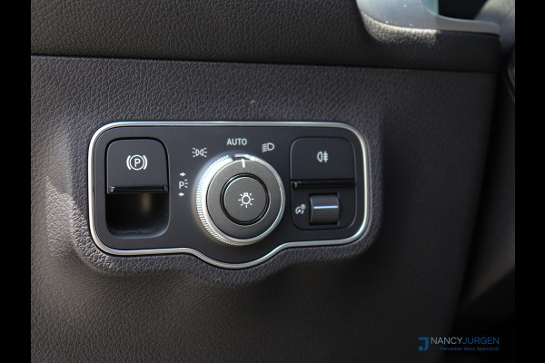 Mercedes-Benz Glb 200 AMG | 7 P. | Adapt. Cruise Control | El. Pano | MBUX | Memory Pakket | Winter Pakket | Ambiente | Elektr. Klep | Spiegel Pakket | Inparkeer Pakket | Fabrieksgarantie tot 24-01-2029!