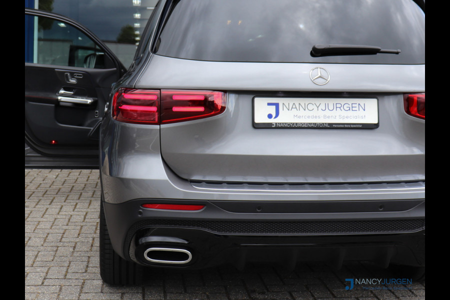 Mercedes-Benz Glb 200 AMG | 7 P. | Adapt. Cruise Control | El. Pano | MBUX | Memory Pakket | Winter Pakket | Ambiente | Elektr. Klep | Spiegel Pakket | Inparkeer Pakket | Fabrieksgarantie tot 24-01-2029!