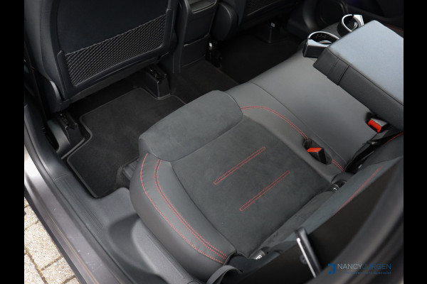Mercedes-Benz Glb 200 AMG | 7 P. | Adapt. Cruise Control | El. Pano | MBUX | Memory Pakket | Winter Pakket | Ambiente | Elektr. Klep | Spiegel Pakket | Inparkeer Pakket | Fabrieksgarantie tot 24-01-2029!