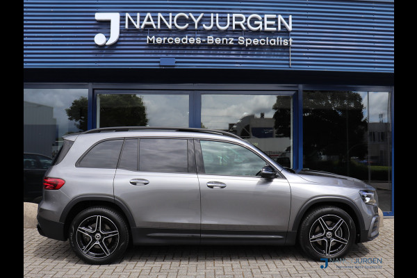Mercedes-Benz Glb 200 AMG | 7 P. | Adapt. Cruise Control | El. Pano | MBUX | Memory Pakket | Winter Pakket | Ambiente | Elektr. Klep | Spiegel Pakket | Inparkeer Pakket | Fabrieksgarantie tot 24-01-2029!