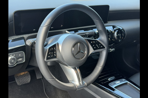 Mercedes-Benz A-Klasse 250 e Star Edition / Camera / Navigatie