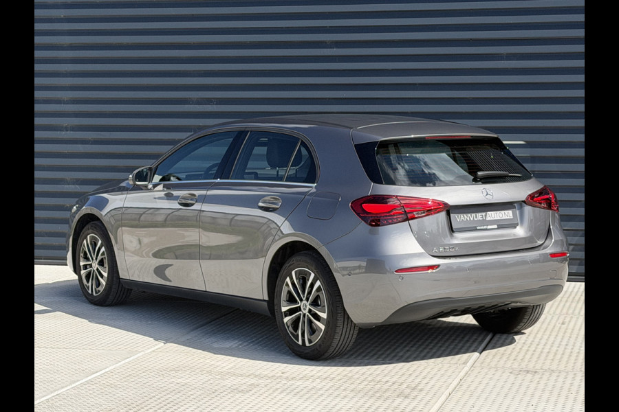 Mercedes-Benz A-Klasse 250 e Star Edition / Camera / Navigatie